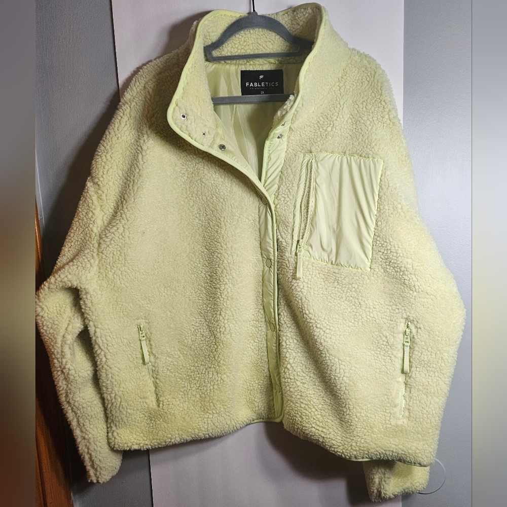 Fabletics Tahoe Teddy Sherpa Jacket